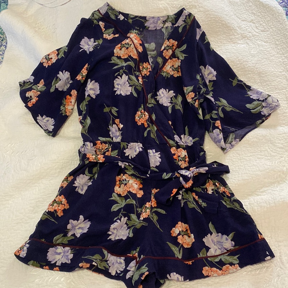 Abercrombie Kimono Sleeve Romper- Size Large